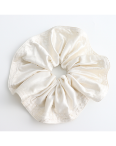HH0913 Oversized Silky Scrunchie Cream